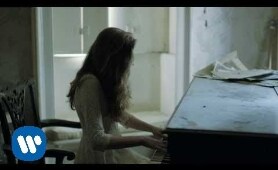 Birdy - Skinny Love [Official Music Video]